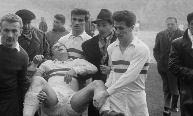 Puskas stormet inn i garderoben og slo hull i hodet på rival